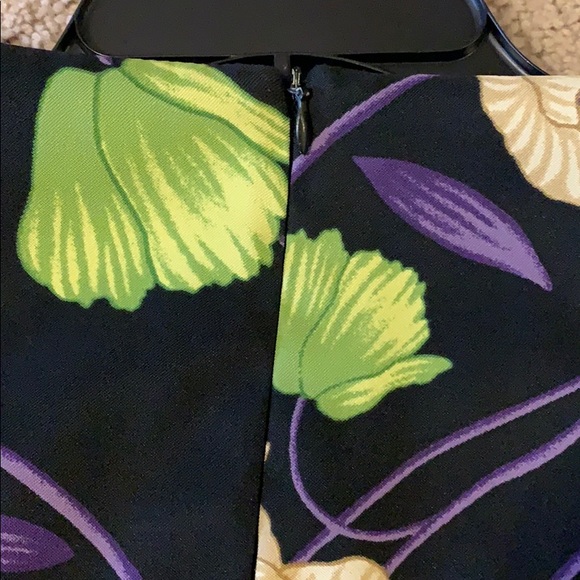 AGB Dress Size 6 Black and Floral - Picture 9 of 11